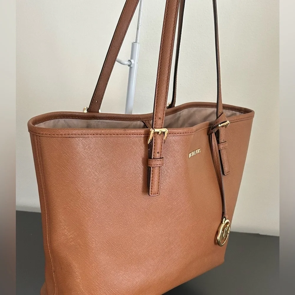 Michael Kors Leather Tote Bag Brown Gold Hardware Large Shoulder Purse Work Lapt